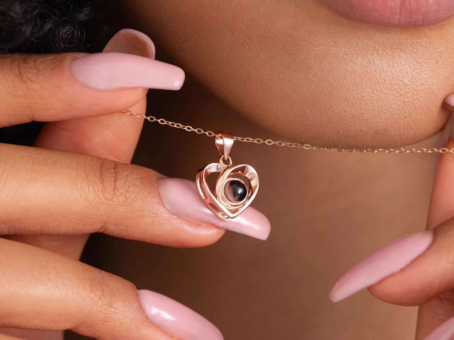Elegant Love Projection Necklace – Timeless Romantic Jewelry Gift